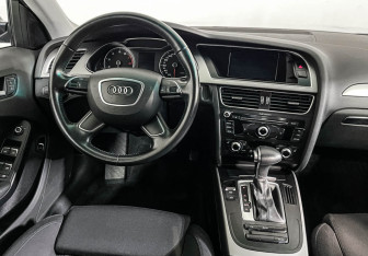 Подержанный автомобиль Audi A4 Sedan 2013 года (12 фото)