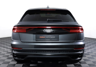 Подержанный автомобиль Audi Q8 2019 года (6 фото)