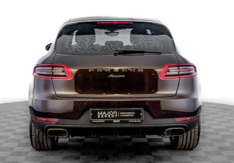 Подержанный автомобиль Porsche Macan 2017 года (6 фото)