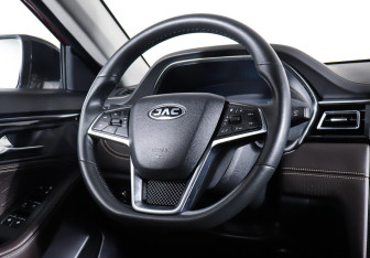 Подержанный автомобиль JAC J7 2021 года (13 фото)