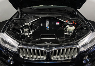 Подержанный автомобиль BMW X5 2018 года (10 фото)