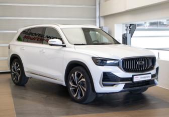 Подержанный автомобиль Geely Monjaro 2024 года (3 фото)