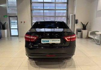 Подержанный автомобиль LADA (ВАЗ) Vesta Sedan 2018 года (5 фото)