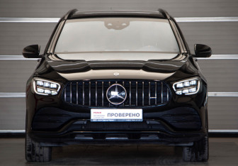 Подержанный автомобиль Mercedes-Benz GLC AMG 2021 года (2 фото)