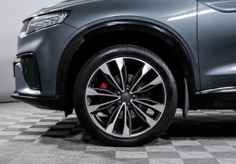 Подержанный автомобиль Geely Tugella 2023 года (15 фото)