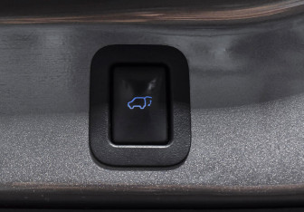 Подержанный автомобиль Toyota Highlander 2015 года (17 фото)