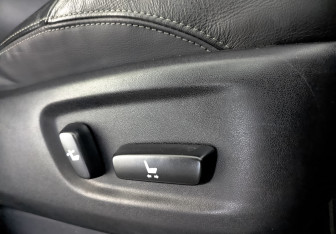 Подержанный автомобиль Toyota Land Cruiser Prado 2014 года (29 фото)