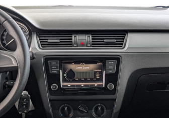 Подержанный автомобиль Skoda Rapid Liftback 2019 года (17 фото)