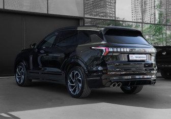 Подержанный автомобиль Lynk&Co 09 2023 года (6 фото)