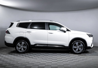 Подержанный автомобиль Geely Okavango 2024 года (4 фото)