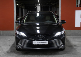 Подержанный автомобиль Toyota Camry Sedan 2020 года (2 фото)