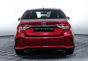 Подержанный автомобиль Toyota Corolla Sedan 2019 года (6 фото)