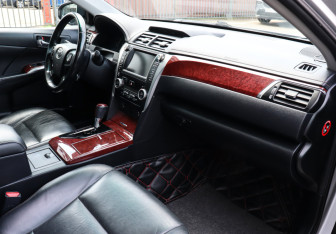 Подержанный автомобиль Toyota Camry Sedan 2012 года (8 фото)