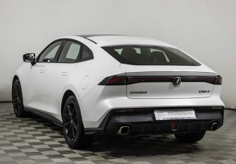 Подержанный автомобиль Changan UNI-V 2024 года (7 фото)