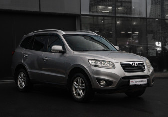 Подержанный автомобиль Hyundai Santa Fe 2010 года (3 фото)