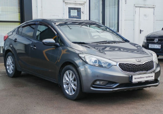 Подержанный автомобиль Kia Cerato Sedan 2015 года (3 фото)