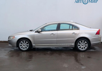 Подержанный автомобиль Volvo S80 2011 года (8 фото)
