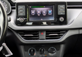 Подержанный автомобиль Skoda Rapid Liftback 2021 года (15 фото)