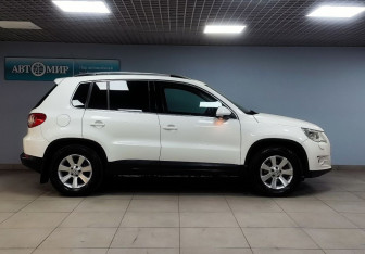 Подержанный автомобиль Volkswagen Tiguan 2008 года (8 фото)