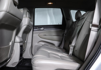 Подержанный автомобиль Jeep Grand Cherokee 2013 года (12 фото)
