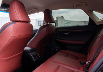 Подержанный автомобиль Lexus NX 2016 года (11 фото)
