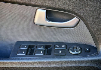 Подержанный автомобиль Kia Sportage 2011 года (11 фото)