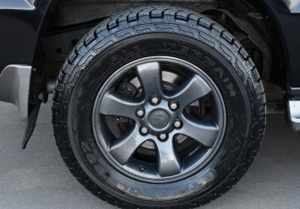 Подержанный автомобиль Toyota Land Cruiser Prado 2008 года (23 фото)