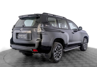 Подержанный автомобиль Toyota Land Cruiser Prado 2021 года (5 фото)