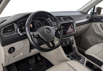 Подержанный автомобиль Volkswagen Tiguan 2018 года (15 фото)
