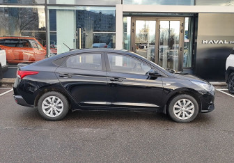 Подержанный автомобиль Hyundai Solaris Sedan 2021 года (4 фото)