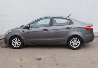 Подержанный автомобиль Kia Rio Sedan 2012 года (8 фото)