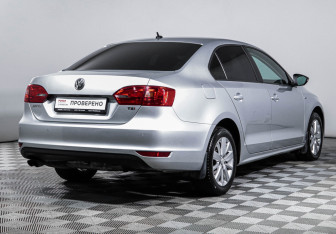 Подержанный автомобиль Volkswagen Jetta Sedan 2013 года (5 фото)