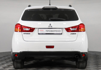 Подержанный автомобиль Mitsubishi ASX 2014 года (6 фото)