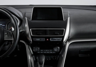 Подержанный автомобиль Mitsubishi Eclipse Cross 2018 года (13 фото)