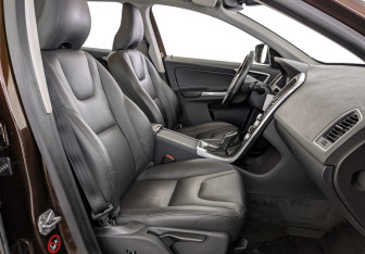 Подержанный автомобиль Volvo XC60 2015 года (23 фото)