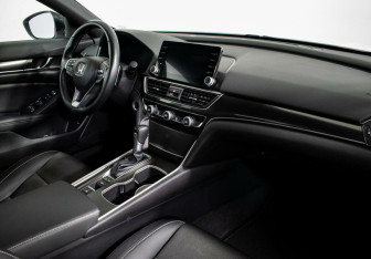 Подержанный автомобиль Honda Accord Sedan 2022 года (5 фото)