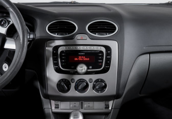 Подержанный автомобиль Ford Focus Hatchback 2010 года (13 фото)