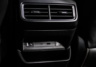 Подержанный автомобиль Geely Preface 2024 года (18 фото)