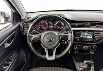 Подержанный автомобиль Kia Rio Sedan 2020 года (21 фото)