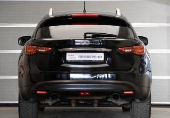 Подержанный автомобиль Infiniti FX 2012 года (5 фото)