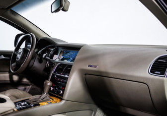 Подержанный автомобиль Audi Q7 2007 года (9 фото)