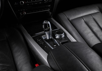 Подержанный автомобиль BMW X5 2017 года (19 фото)