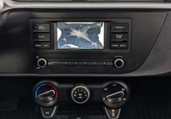 Подержанный автомобиль Kia Rio Hatchback 2021 года (15 фото)