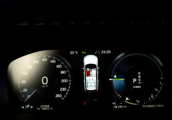Подержанный автомобиль Volvo XC90 2021 года (15 фото)