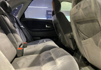 Подержанный автомобиль Volvo S40 1999 года (12 фото)