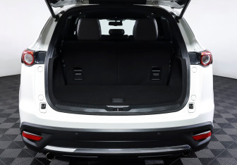 Подержанный автомобиль Mazda CX-9 2018 года (11 фото)