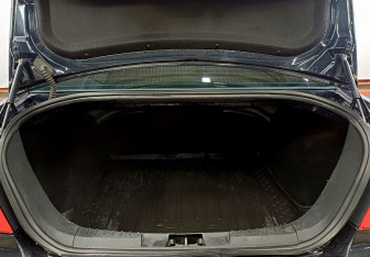 Подержанный автомобиль Ford Focus Sedan 2007 года (10 фото)