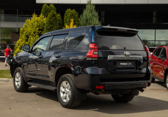 Подержанный автомобиль Toyota Land Cruiser Prado 2018 года (5 фото)