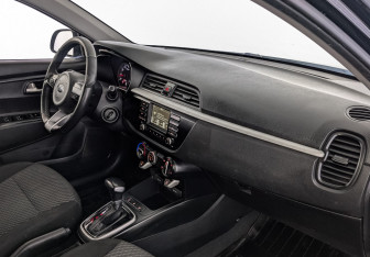 Подержанный автомобиль Kia Rio Hatchback 2020 года (12 фото)