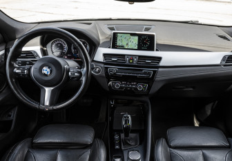 Подержанный автомобиль BMW X2 2018 года (14 фото)